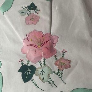 Vintage Placemat Napkin Set Floral Embroidered Scalloped Cottage Grandmacore